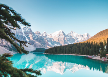 A lake with mountains in Alberta.