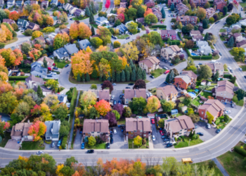 A neighbourhood in the fall.