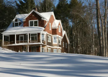 A snowy home in winter