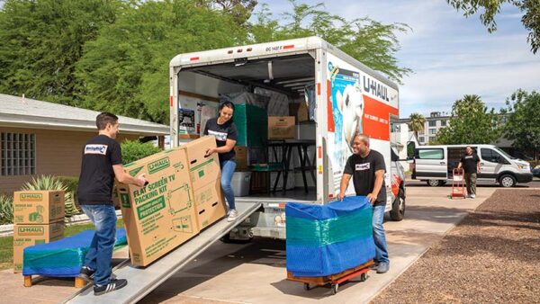Can You Rent a Moving Truck and Hire Moving Labor? | Zoocasa Blog