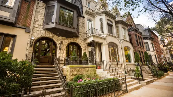 Historic homes in Chicago.