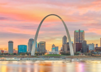 Scenic view of the arch in St. Louis