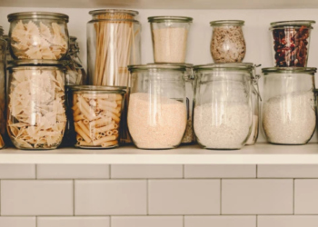 A picture of an organized pantry.