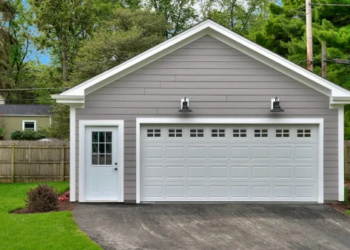 A picture of a garage