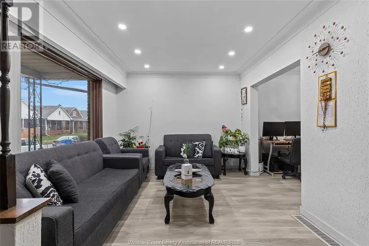 1035 Louis Avenue, Windsor, ON inside the property.
