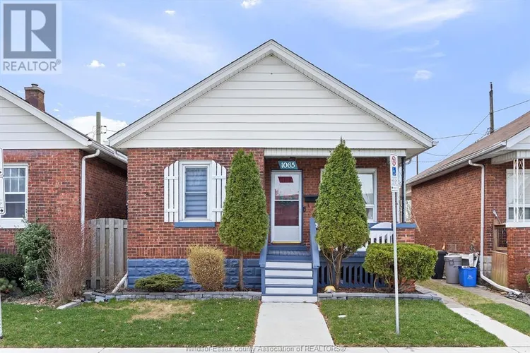 1065 Ellis Street E, Windsor, ON outside the property.