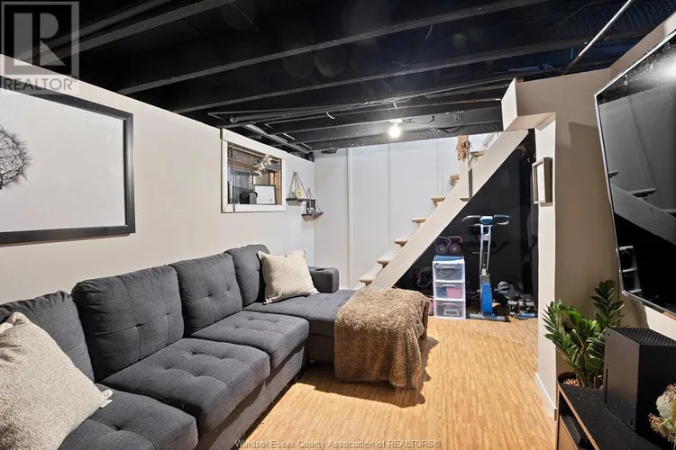 1065 Ellis Street E, Windsor, ON inside the property.
