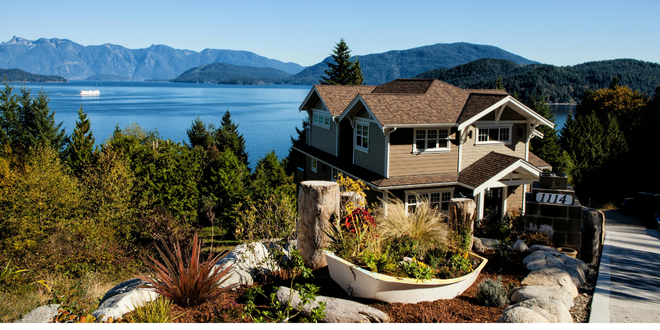 A West Vancouver home overlooking the water and mountains